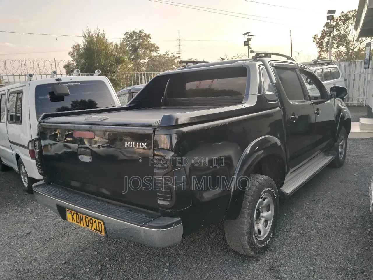 Toyota Hilux 2013 Black