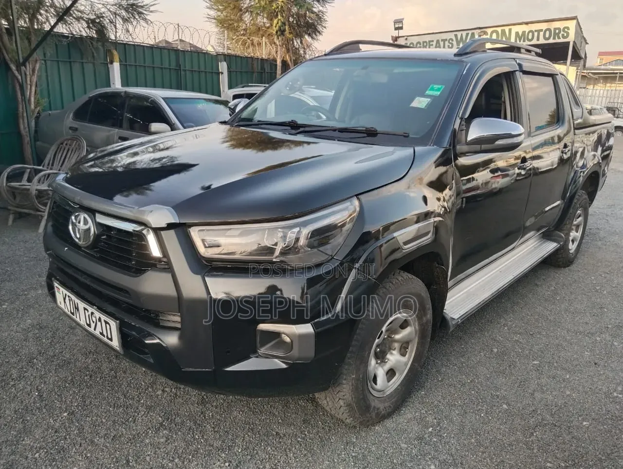 Toyota Hilux 2013 Black