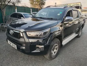 Toyota Hilux 2013 Black