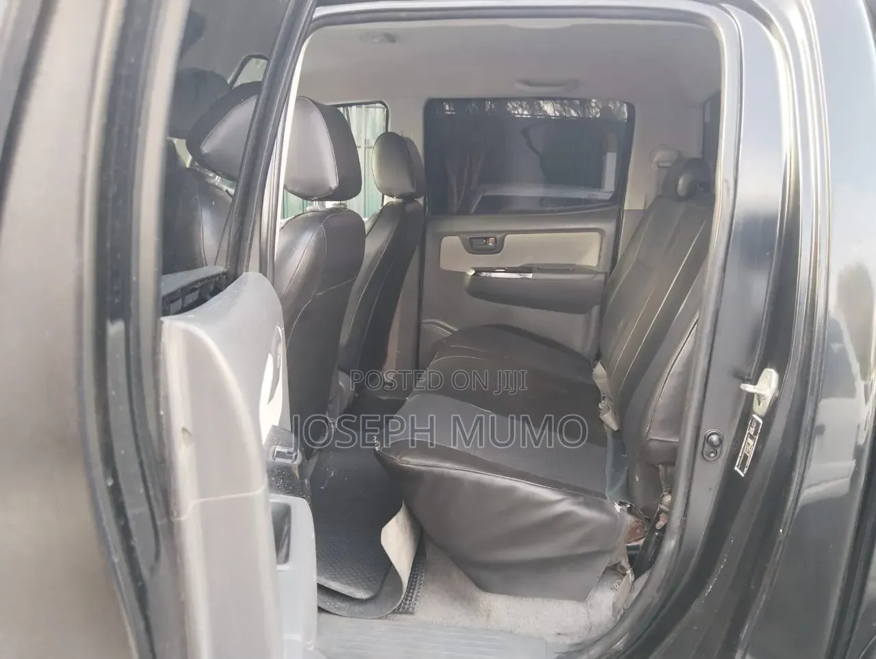Toyota Hilux 2013 Black