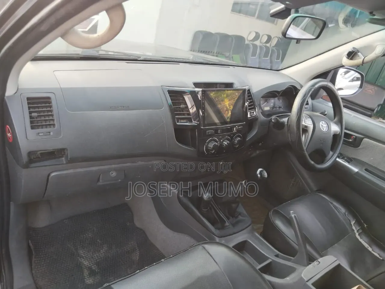 Toyota Hilux 2013 Black
