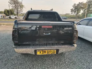 Toyota Hilux 2013 Black