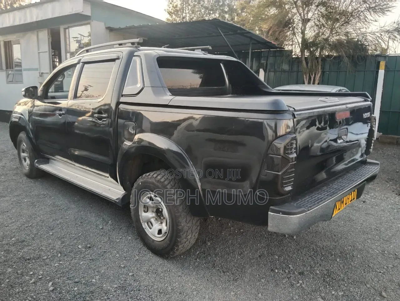 Toyota Hilux 2013 Black