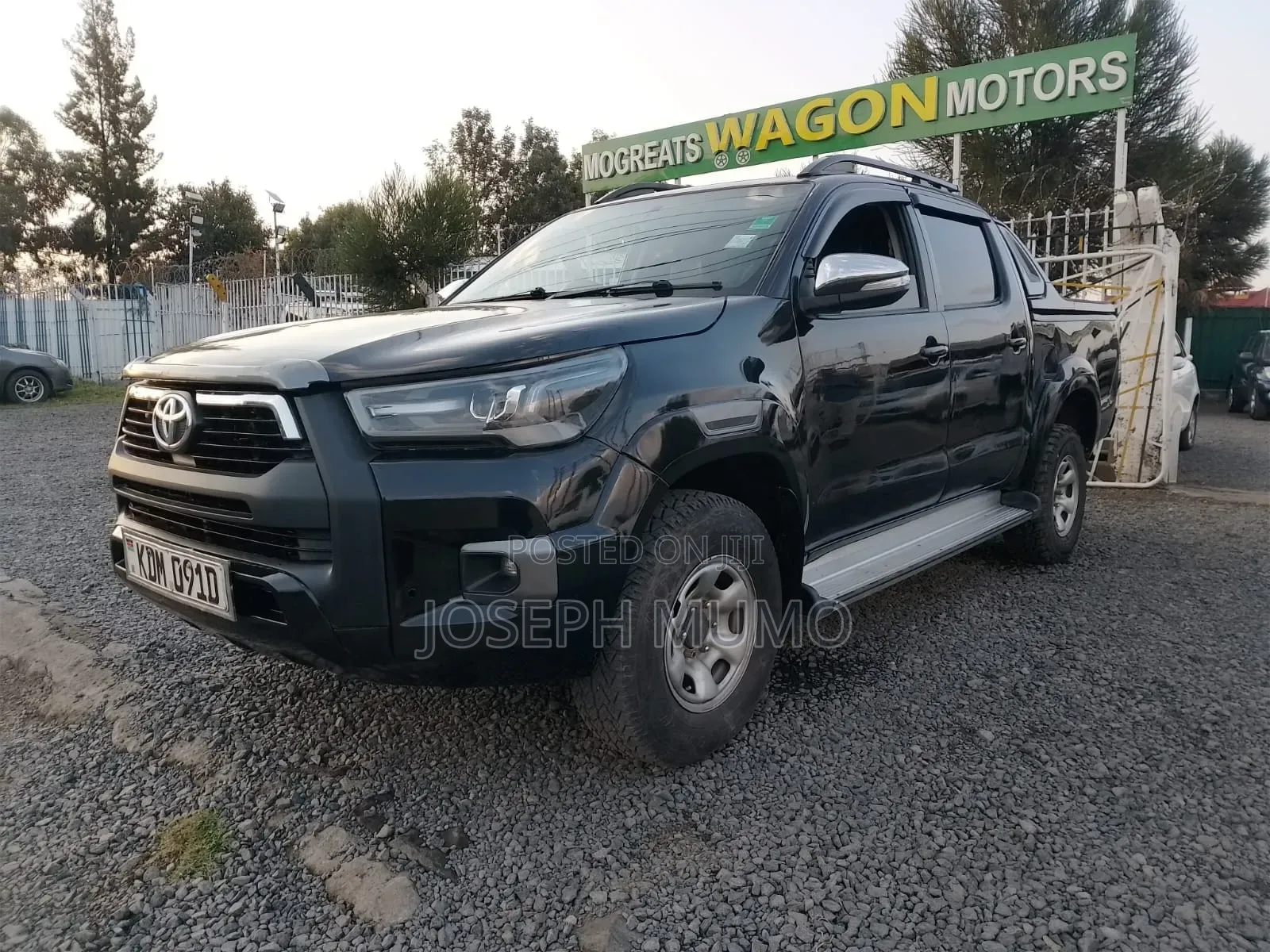 Toyota Hilux 2013 Black