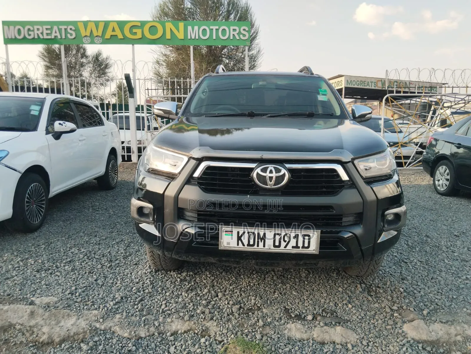 Toyota Hilux 2013 Black