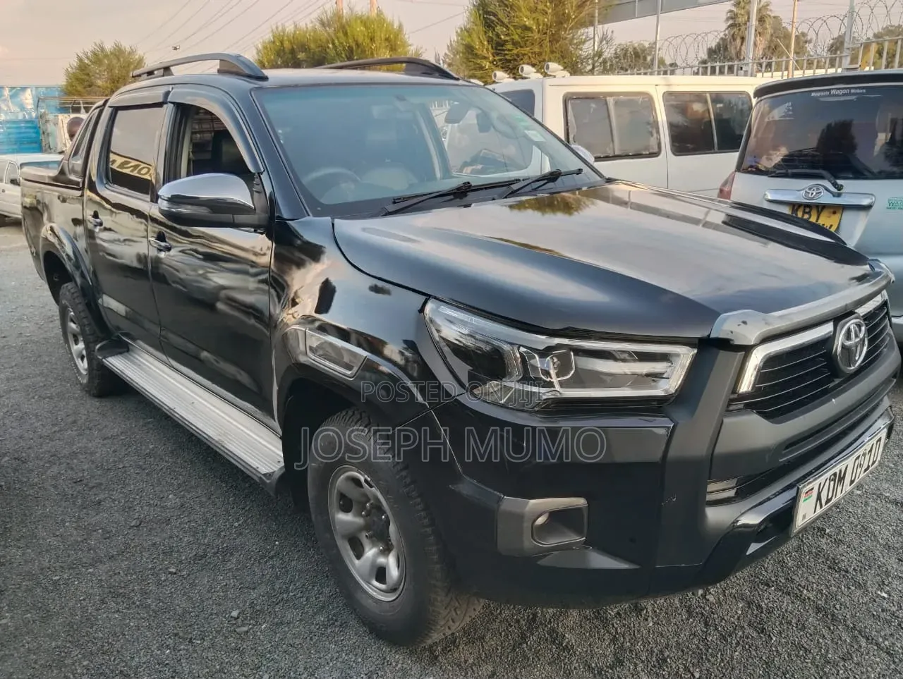 Toyota Hilux 2013 Black