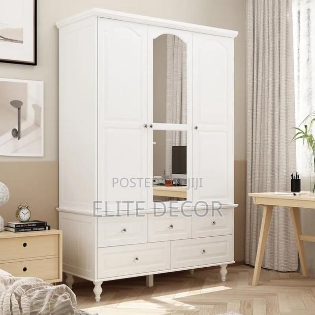 Modern Executive Assembled Wooden Wardrobe – Stylish & Spacious