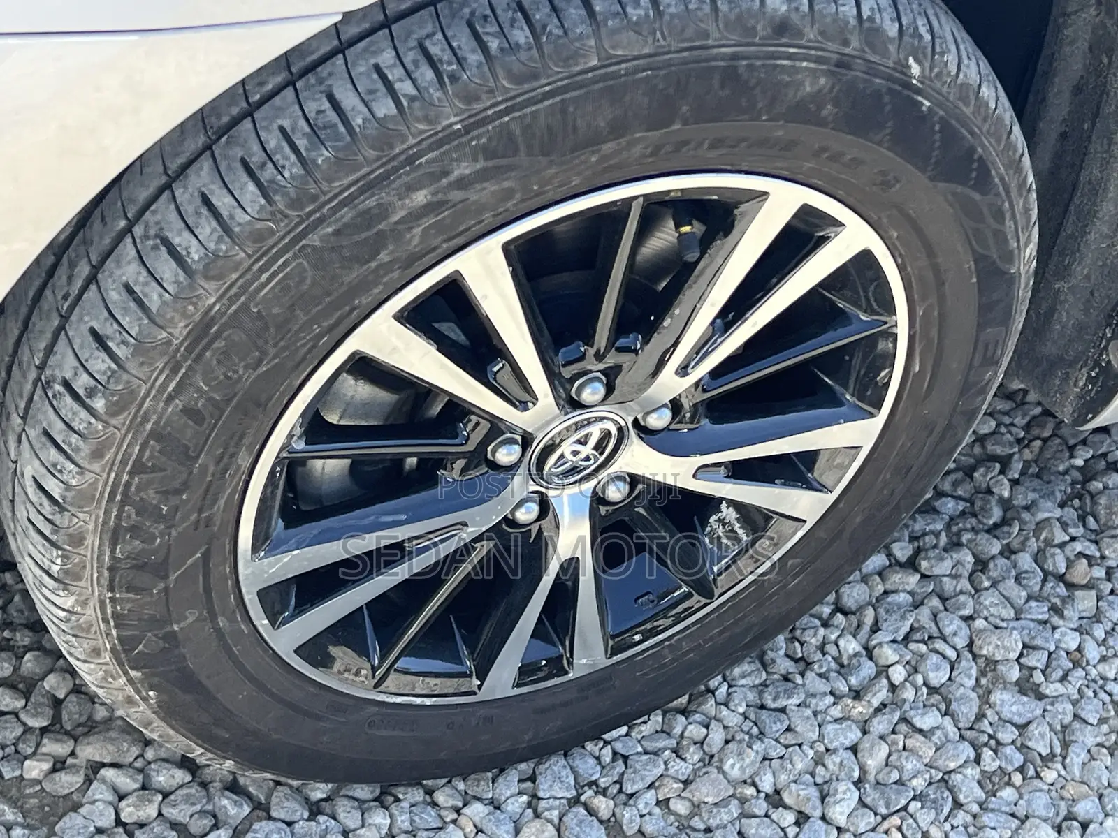 Toyota Premio 2019 Silver