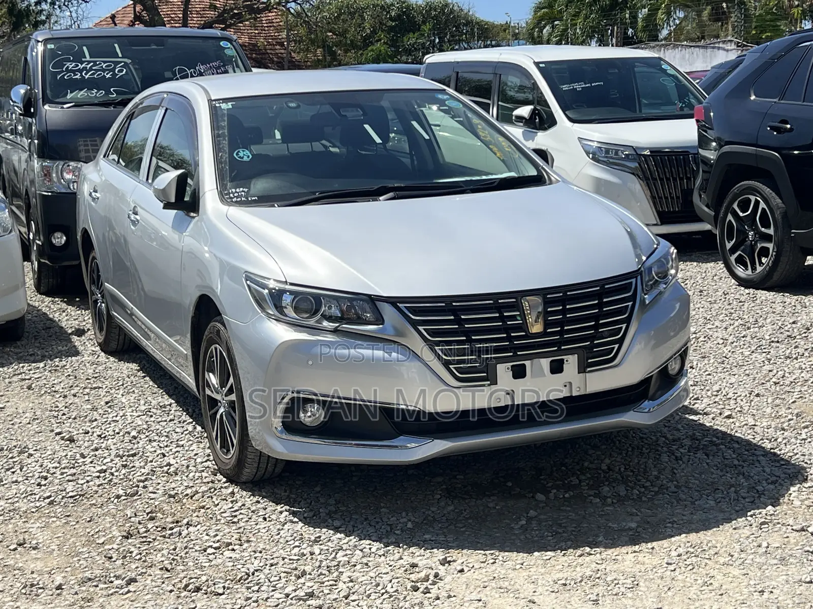 Toyota Premio 2019 Silver