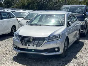 Toyota Premio 2019 Silver