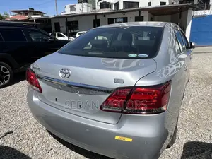 Toyota Premio 2019 Silver