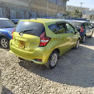 Nissan Note 2017 Green