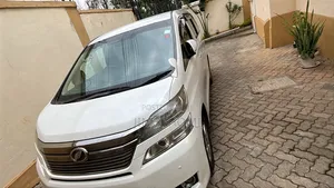 Toyota Vellfire Z 2.4 FWD 7-Seater 2012 White