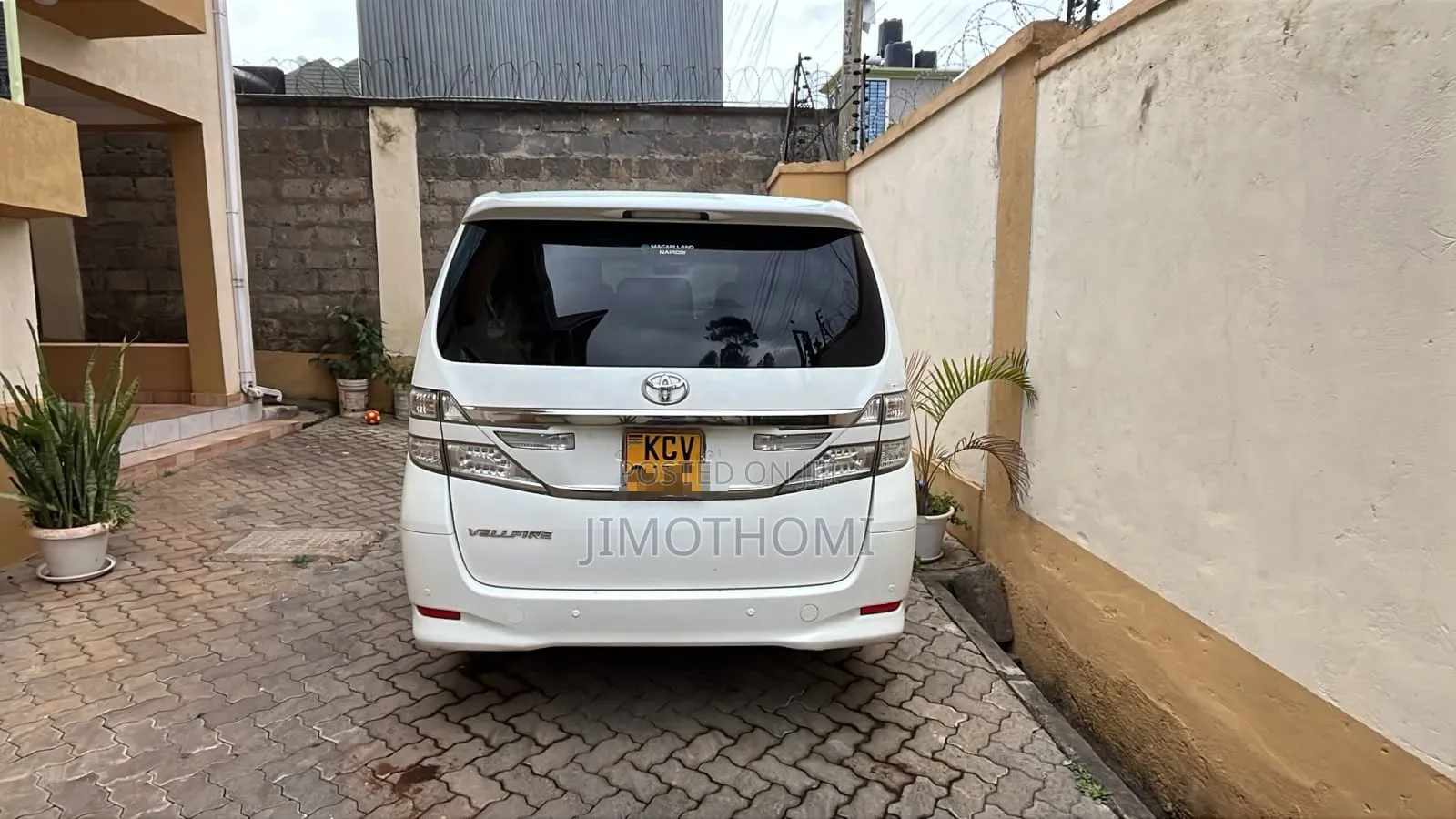 Toyota Vellfire Z 2.4 FWD 7-Seater 2012 White