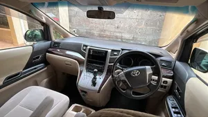 Toyota Vellfire Z 2.4 FWD 7-Seater 2012 White