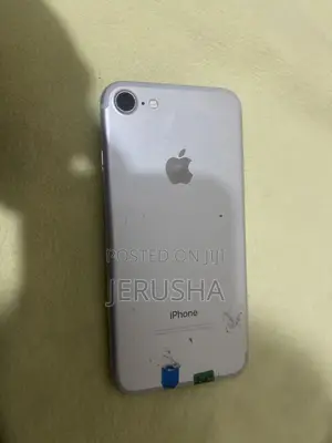 New Apple iPhone 7 32 GB Silver