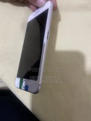New Apple iPhone 7 32 GB Silver