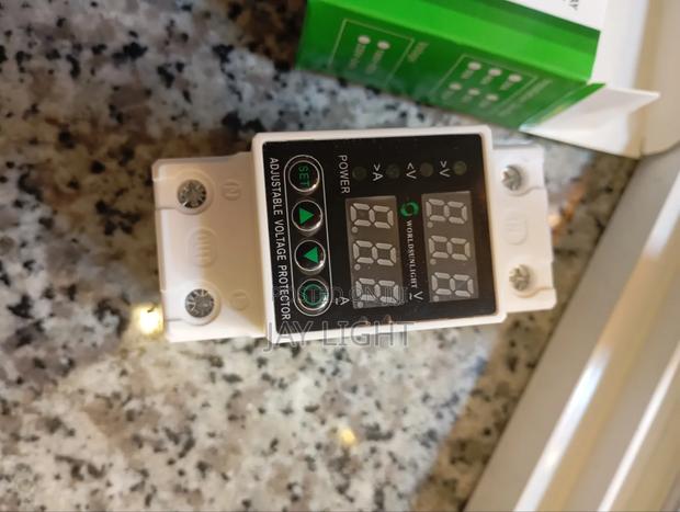 Din Rail Dual Display Adjustable Overvoltage Undervoltage Protector
