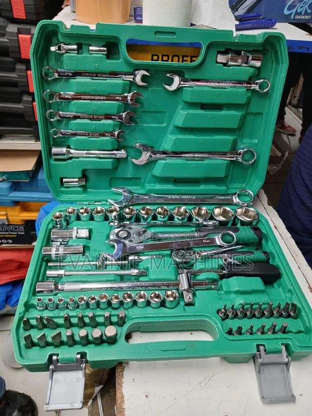 82pcs Tool Set