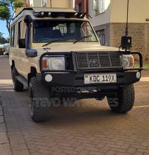 Safari Land Cruiser for Hire