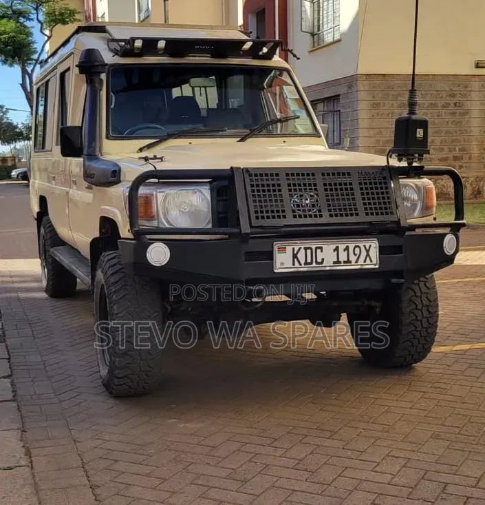 Safari Land Cruiser for Hire