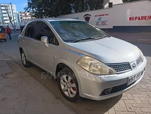 Nissan Tiida 2005 Silver