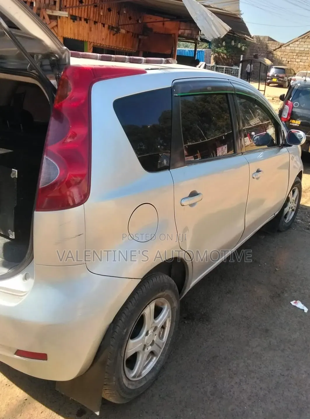 Nissan Note 2011 Silver