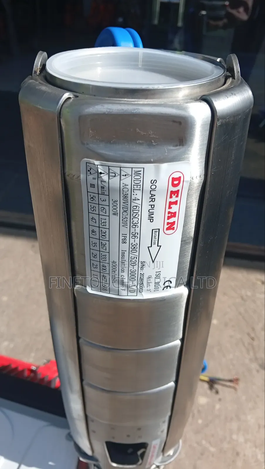 Delan High Capacity Solar Submersible Water Pump