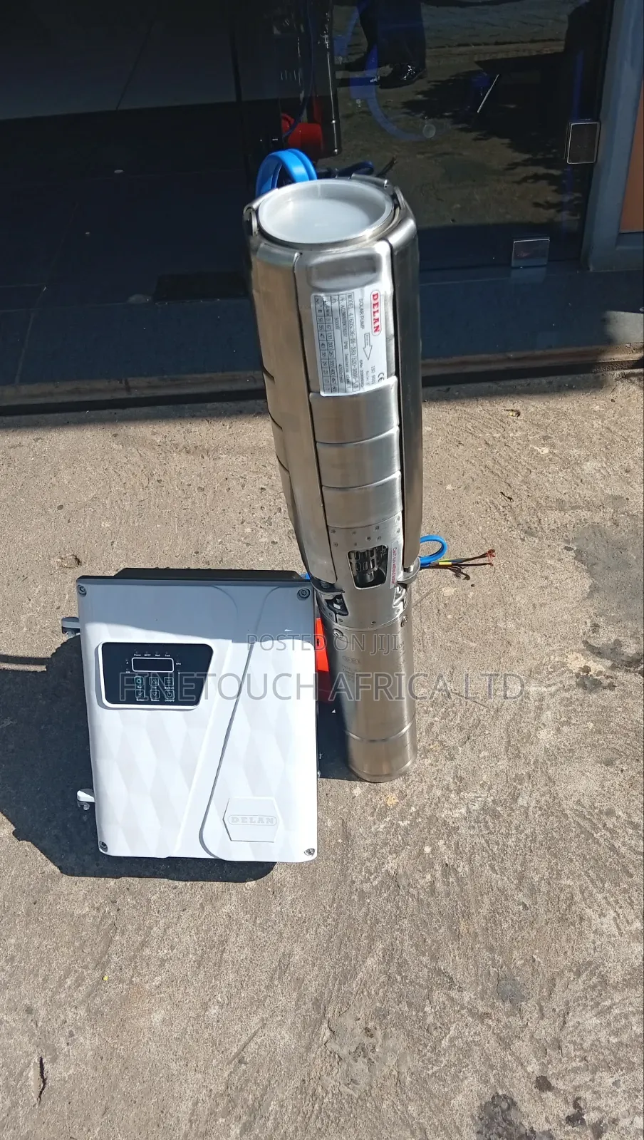 Delan High Capacity Solar Submersible Water Pump
