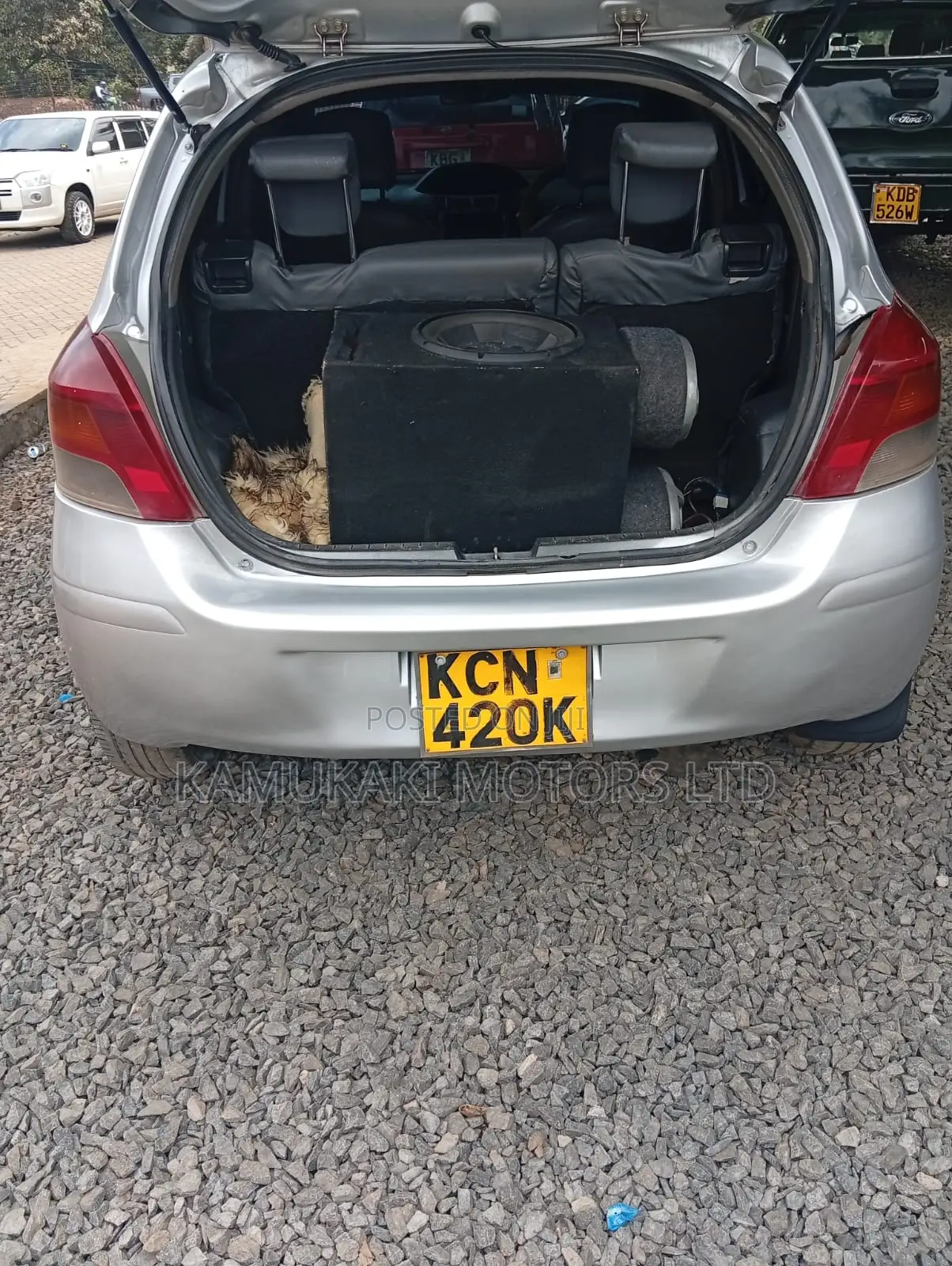 Toyota Vitz 1.3 FWD 5dr 2010 Silver