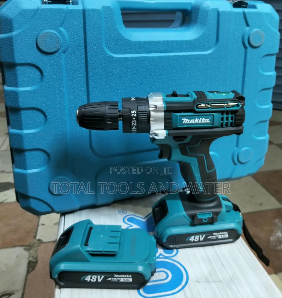 Technical Makita Drill Rechargeable 2 Battery 48v and Accessories