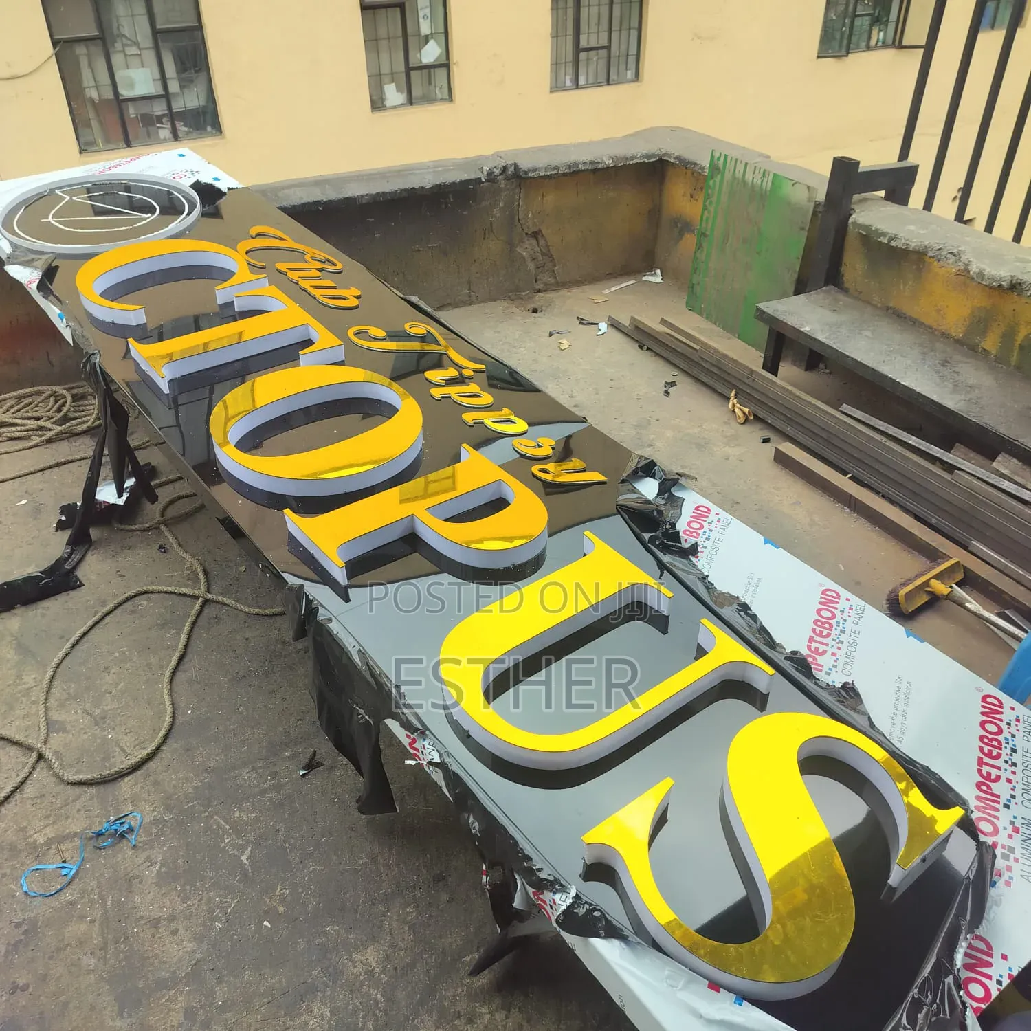 3D and 2D Signage