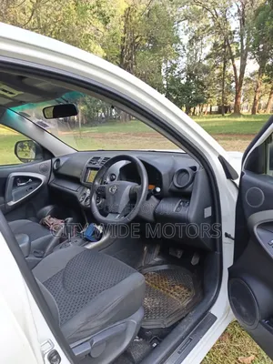 Toyota Vanguard 2012 Pearl