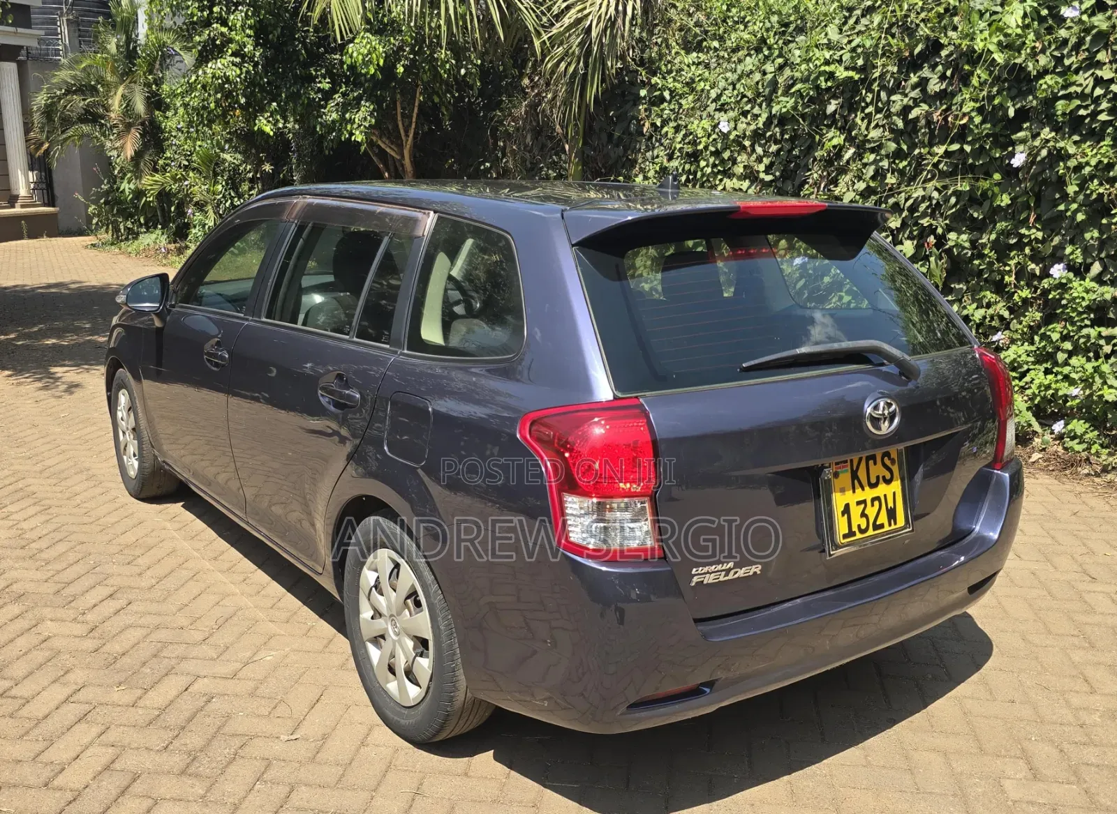 Toyota Corolla Fielder 2013