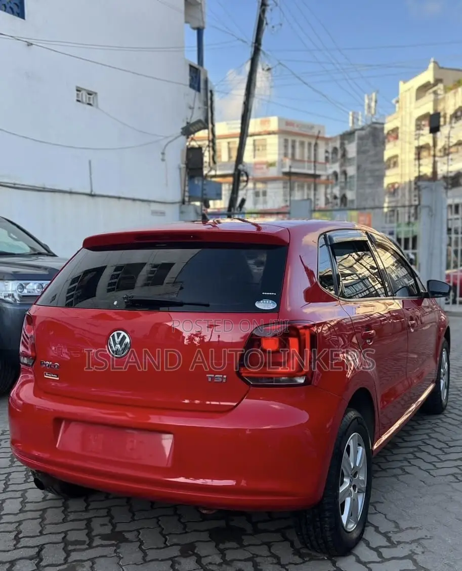 Volkswagen Polo 2014 Red