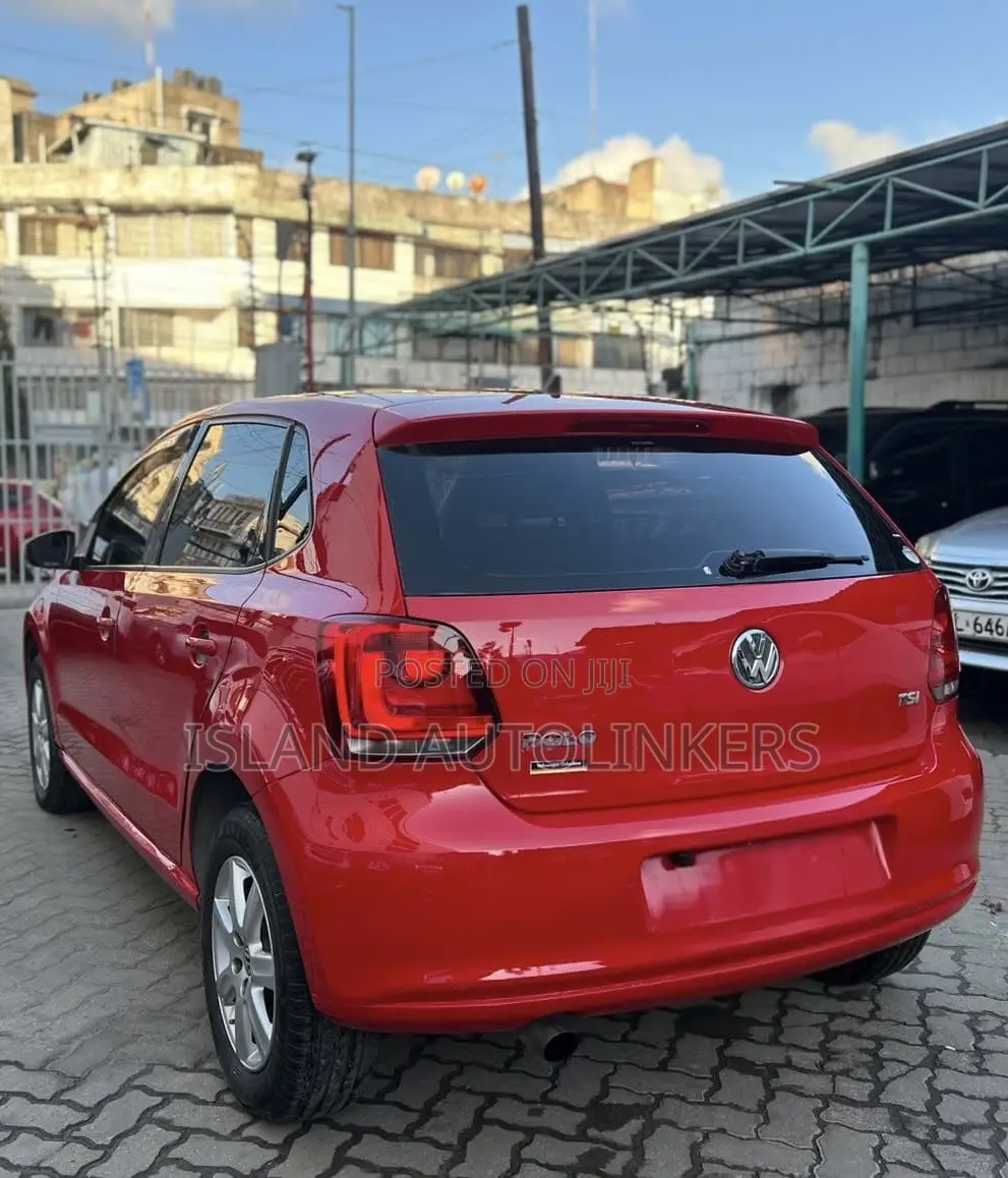 Volkswagen Polo 2014 Red
