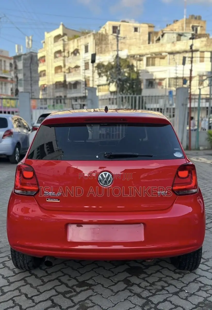 Volkswagen Polo 2014 Red