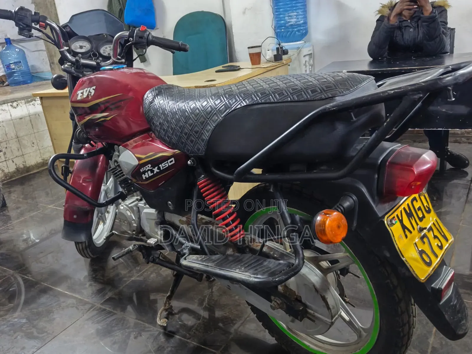 TVS HLX Plus ES 2025 Red