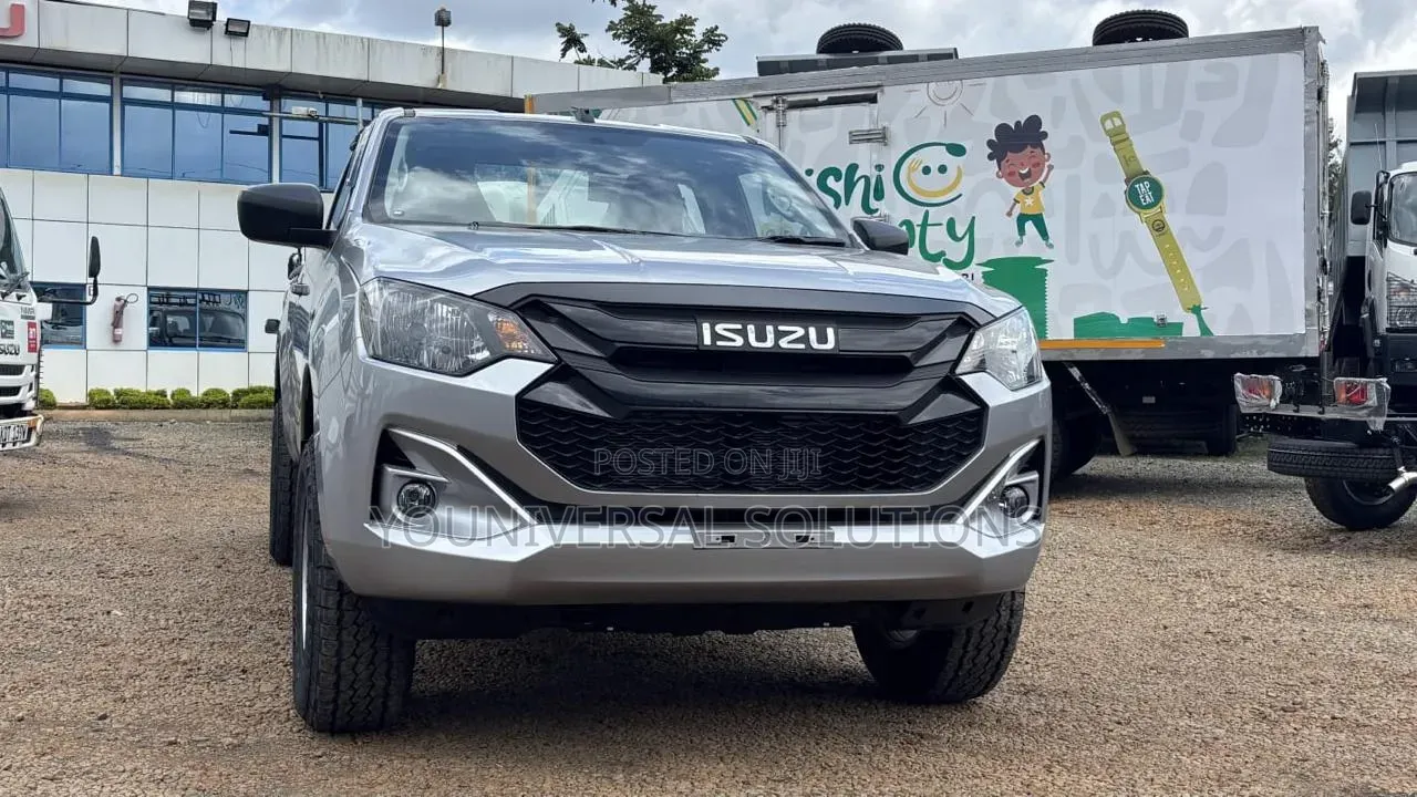New Isuzu D-MAX 2024 Silver