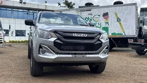 New Isuzu D-MAX 2024 Silver