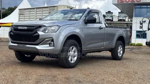 New Isuzu D-MAX 2024 Silver
