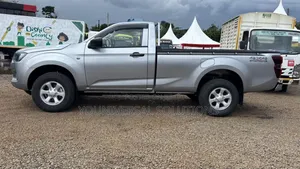 New Isuzu D-MAX 2024 Silver