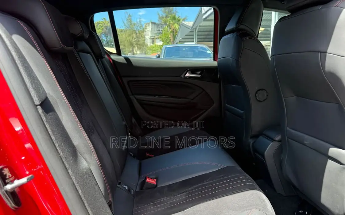 Peugeot 308 2018 Red