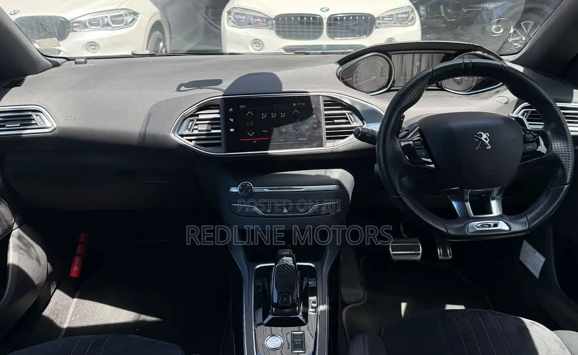 Peugeot 308 2018 Red