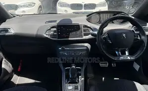 Peugeot 308 2018 Red