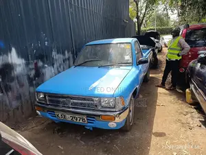 Toyota Hilux 1995 Blue