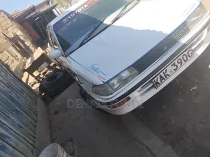 Toyota Corolla 1996 White