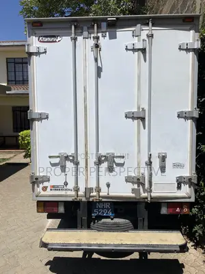 Isuzu Elf  Box Body