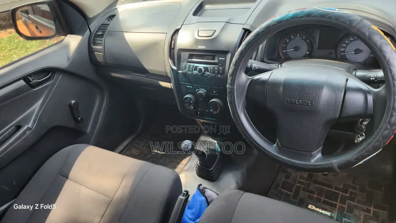Isuzu D-MAX 2022 Gray