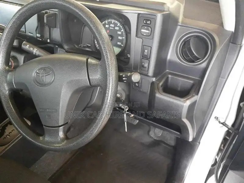 Toyota Probox 1.5 DX Comfort 2WD 2021 Silver